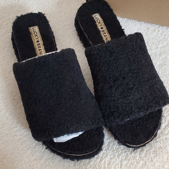 #2 Lucky Brand Gadini Black Faux Fur Open Toe Fleece Slippers - Picture 4 of 7